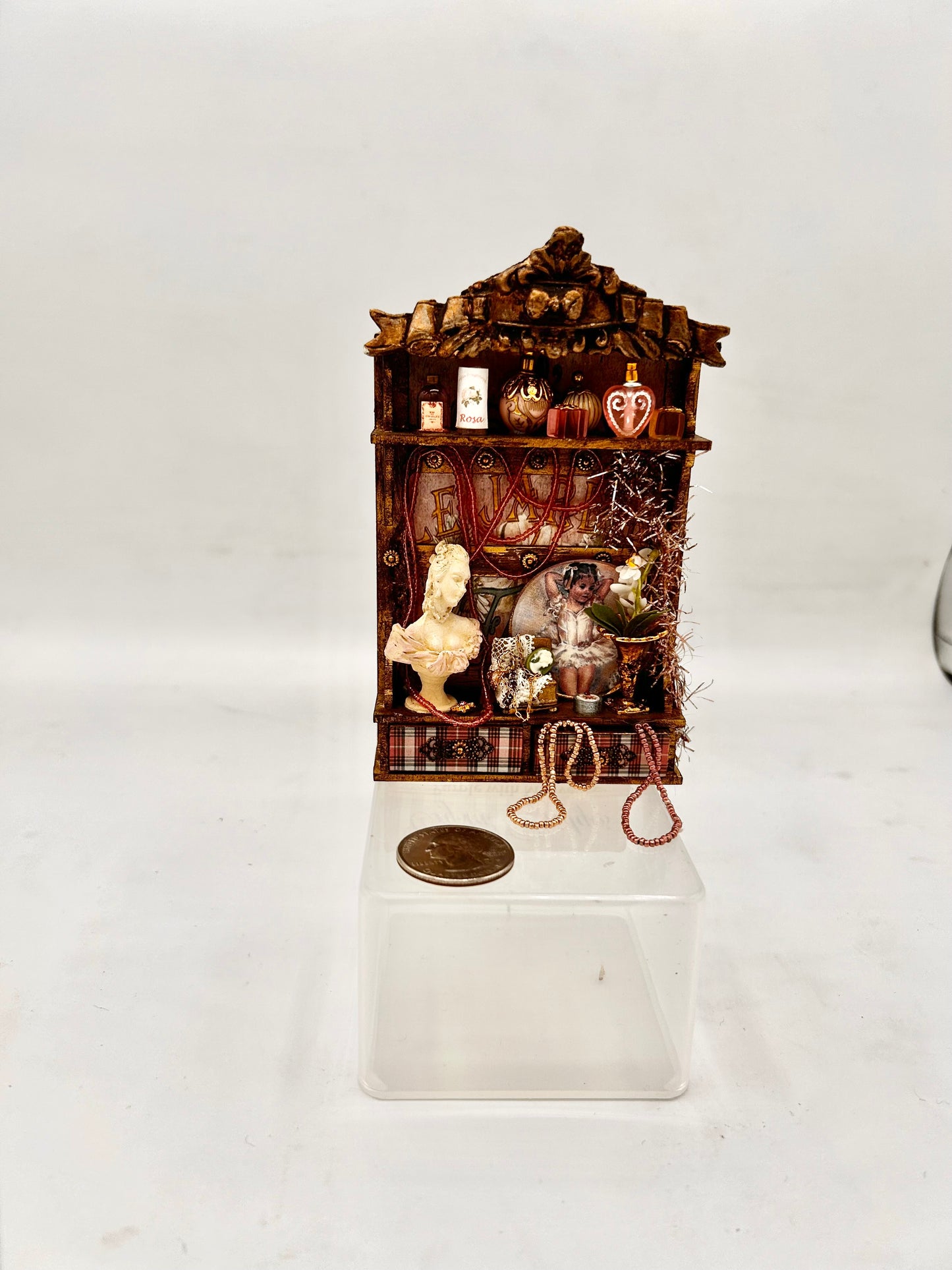 Aristocratic Attic Plaid Accent Filled Shelf