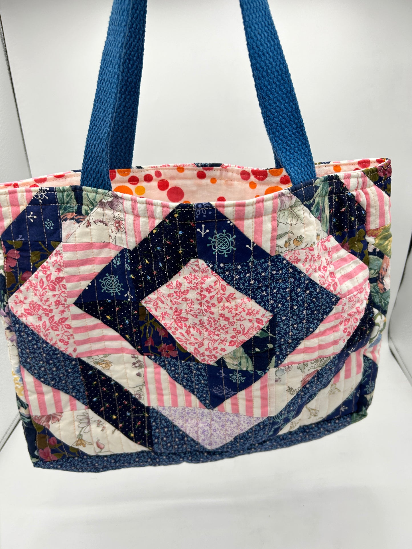 Reversible quilted tote